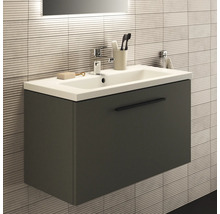 Waschtischunterschrank mit Waschbecken und Armatur im Badezimmer