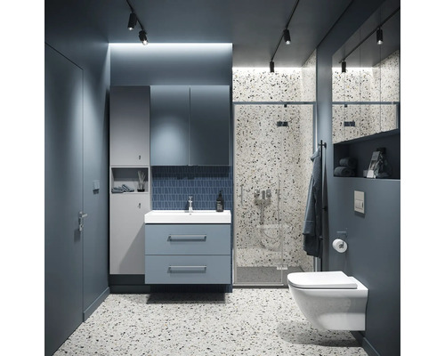 Modernes Badezimmer mit Waschtischunterschrank, Spiegelschrank, Dusche und Hänge-WC