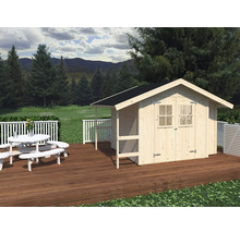 Holzgartenhaus mit Terrasse auf einer Holzterrasse mit Gartenmöbeln und Blick auf die Natur.