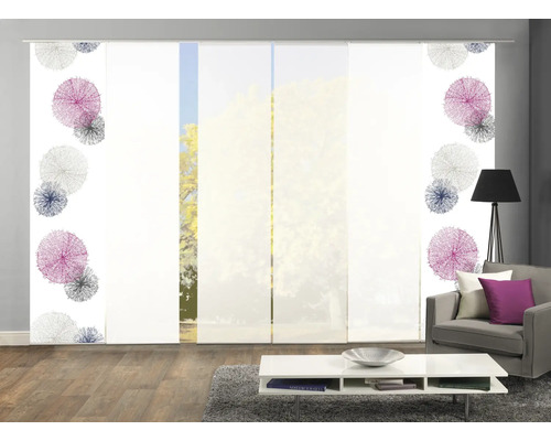 Raumansicht mit Schiebegardinen mit Muster