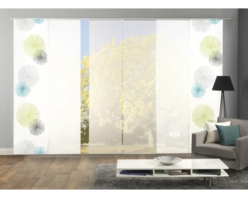 Raumszene mit Schiebegardinen mit Muster