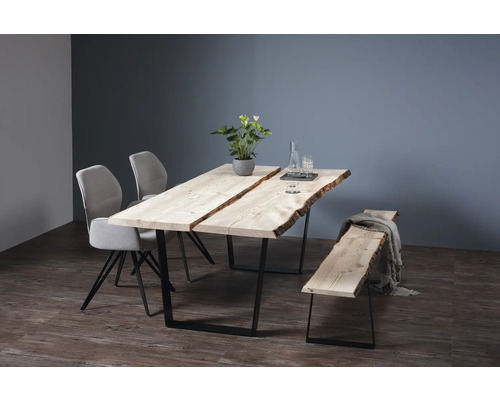 Esstischgruppe mit Holztischplatte, Metallbeinen, Stühlen und Bank