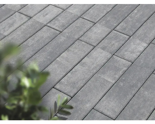 Rechteckige Pflastersteine aus Beton