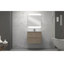 Badezimmer mit Waschtischunterschrank, Waschbecken, beleuchtetem Spiegel und Badewanne