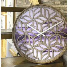 Dekorative Holzwanduhr mit Blütenmuster und Zeitanzeige