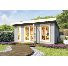 Modernes Gartenhaus mit großen Fenstern und Holzboden im Garten
