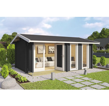 Holzgartenhaus mit Terrasse und Schiebetüren im Garten