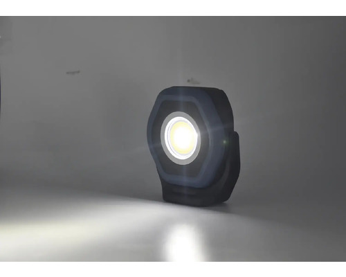 Arbeitsleuchte mit Lichtstrahl