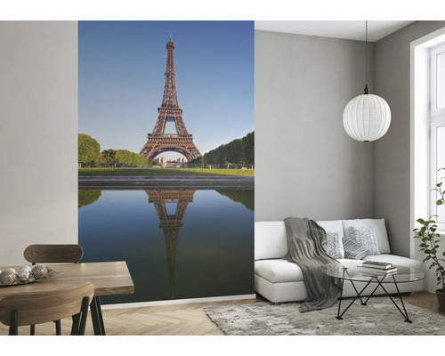 Wohnraum mit Fototapete des Eiffelturms in Paris
