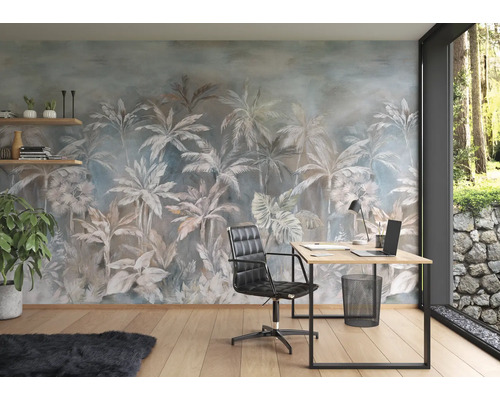 Helles Arbeitszimmer mit Fototapete, Schreibtisch und Bürostuhl