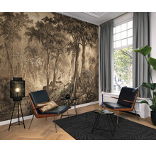 Wohnzimmer mit gemusterter Tapete, Sesseln, Teppich und Stehlampe