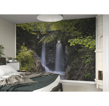 Schlafzimmer mit Fototapete Wasserfall-Motiv