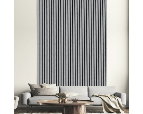 Wohnzimmer mit geriffelten Wandpaneelen aus Holz