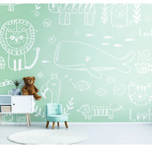 Kinderzimmer mit Möbeln und Wandtapete mit Tiermotiven