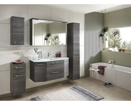 Modernes Badezimmer mit Waschtisch, Spiegelschrank und Hochschrank in Holzoptik