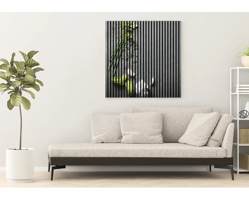 Wandbild mit Gemüsemotiv über Sofa im Wohnzimmer