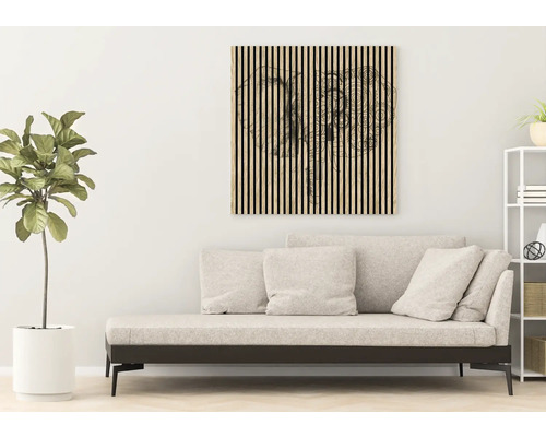 Wohnzimmer mit Sofa und Wandbild mit Elefantenmotiv