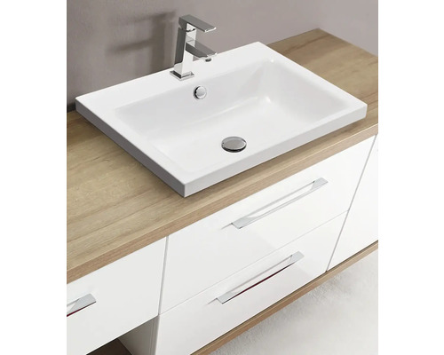 Waschtisch mit Armatur und Unterschrank für das Badezimmer