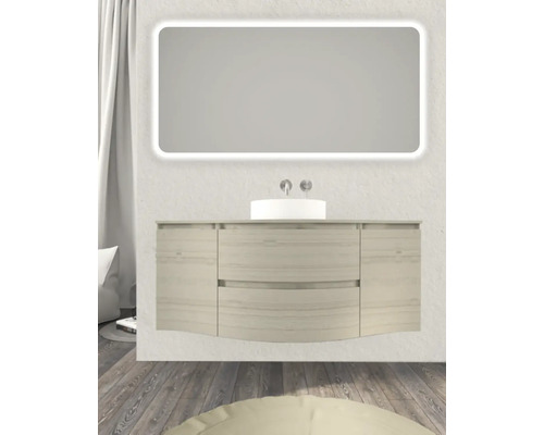 Badezimmer mit Waschtischunterschrank, Aufsatzwaschbecken, Spiegel mit Beleuchtung und Armaturen