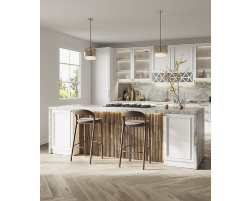 Moderne Küche mit Kücheninsel, Barhockern und Pendelleuchten