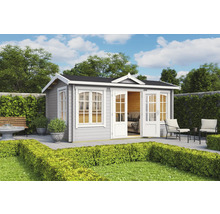 Garten Szene mit einem grauem Gartenhaus mit Fenstern und doppelter Tür