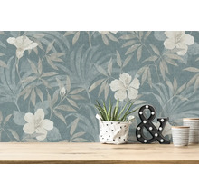 Dekoratives Wandbild mit floralem Muster und tropischen Blättern