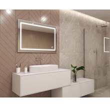Modernes Badezimmer mit LED-Spiegel, Waschbecken und Dusche