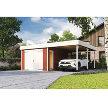 Holzgarage mit Carport und angrenzendem Haus im Außenbereich