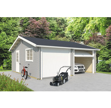 Holzgarage mit Nebentür, Fenster und offenem Carportanbau im Garten mit Rasenmäher und Fahrrad