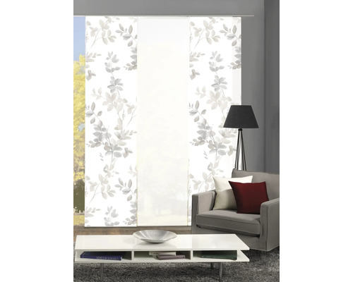 Wohnzimmer mit Schiebegardinen mit Blätterdessin