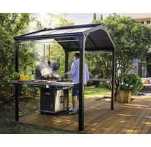Grillplatz mit Grill, Grillpavillon und Holzboden im Garten