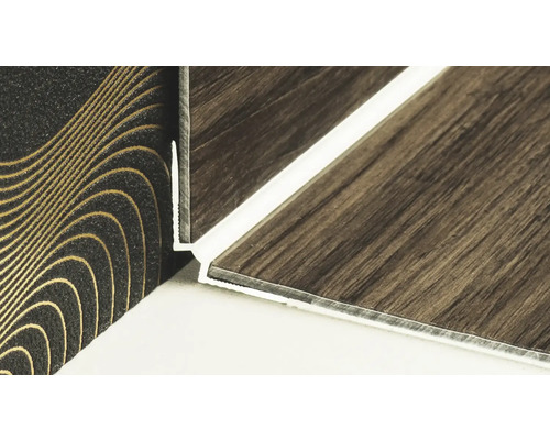 Klick-Vinylboden mit Holzoptik und Verbindungssystem im Detail