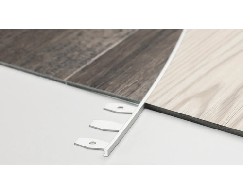 Bildausschnitt von zwei Designbodenbelägen mit Montageprofil