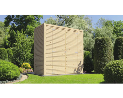 Gartenschrank aus Holz im Garten