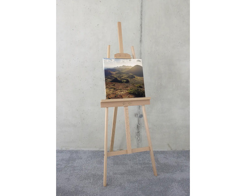 Holzstaffelei mit Landschaftsmotiv auf Leinwand