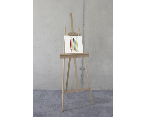 Holzstaffelei mit Leinwand und abstrakter Malerei