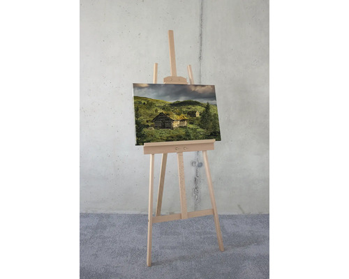 Holzstaffelei mit Landschaftsgemälde