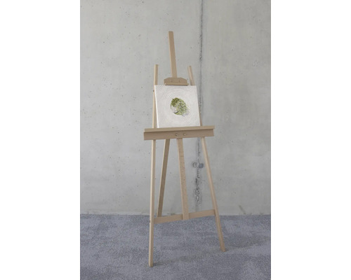 Staffelei mit Leinwand und abstrakter Darstellung