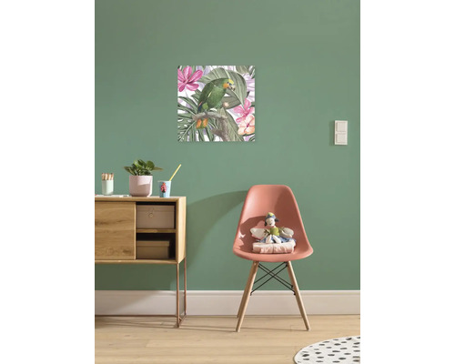 Wandbild mit einem Papagei zwischen Blumen und Blättern
