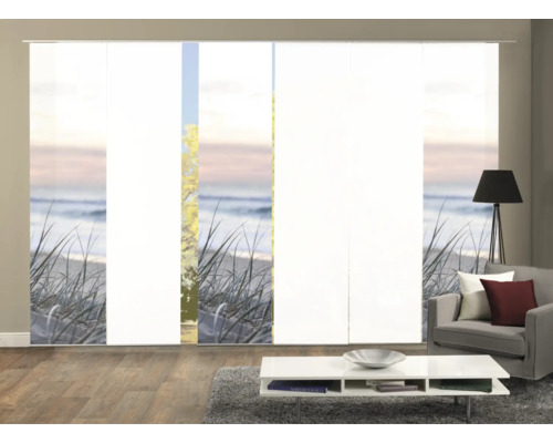 Raumansicht mit Schiebegardinen mit Strandmotiv