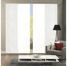 Wohnraum mit Schiebegardinen und modernem Mobiliar für eine helle und freundliche Atmosphäre