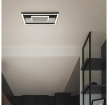 Schwarze Deckenleuchte mit quadratischer Form und LED-Beleuchtung an der Decke