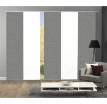 Wohnzimmer mit Schiebegardinen zur Fensterdekoration