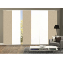 Wohnzimmer mit Schiebegardinen zur Fensterdekoration