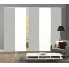 Wohnzimmer mit Schiebegardinen zur Fensterdekoration