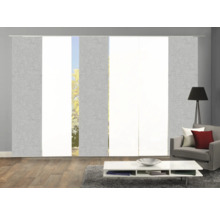 Wohnzimmer mit Schiebegardinen zur Fensterdekoration