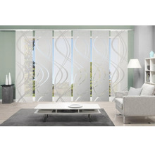 Wohnzimmer mit Schiebevorhängen mit Wellenmuster zur Fensterdekoration