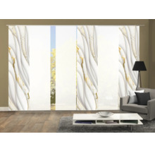 Wohnzimmer mit Schiebegardinen mit abstraktem Muster