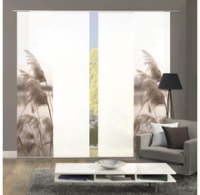 Dekorativer Schiebevorhang mit Naturmotiv im Wohnzimmer