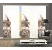 Wohnzimmer mit Schiebegardinen mit Gräser-Motiv